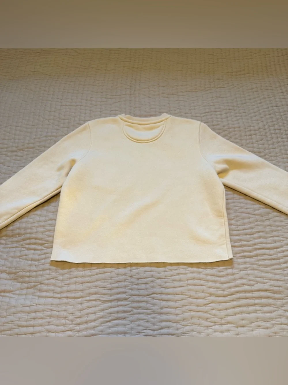 Carhartt Women’s Relaxed Fit Cropped Sweatshirt Size Medium 8-10 soft yellow - Picture 5 of 8
